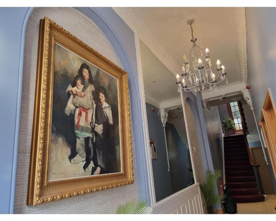 Appartamento F101-First Floor Flat Fits 3 Near Hyde Park Londra Esterno foto