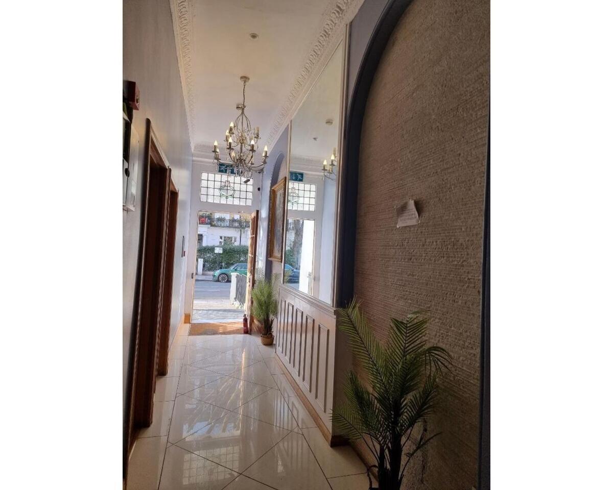 Appartamento F101-First Floor Flat Fits 3 Near Hyde Park Londra Esterno foto