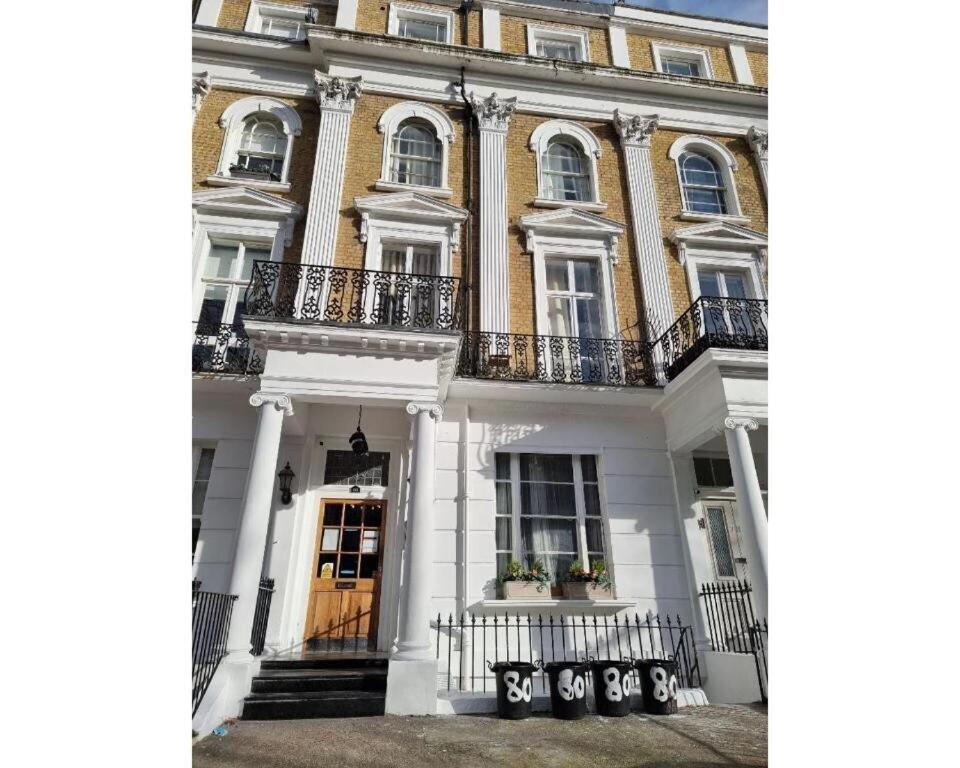 Appartamento F101-First Floor Flat Fits 3 Near Hyde Park Londra Esterno foto