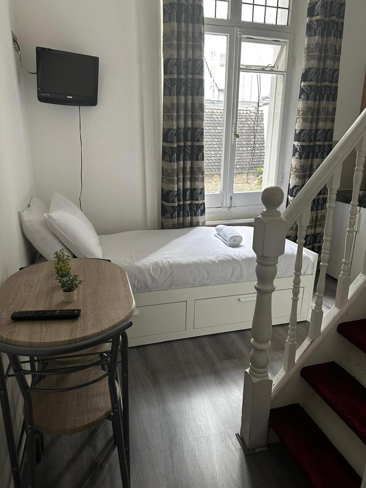 Appartamento F101-First Floor Flat Fits 3 Near Hyde Park Londra Esterno foto